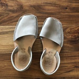 Pons Avarcas Classic Style Taupe Size 7
